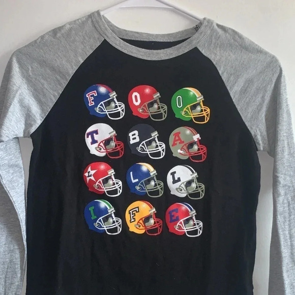Gap boys size small football top - Picture 1 of 3